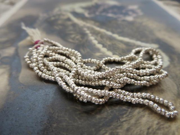 *♥*Antique Metal Seed Beads Twisted Silver 5strand*♥* 2枚目の画像