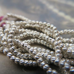 *♥*Antique Metal Seed Beads Twisted Silver 6strand*♥* 4枚目の画像