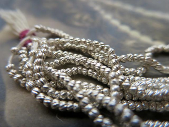 *♥*Antique Metal Seed Beads Twisted Silver 6strand*♥* 2枚目の画像
