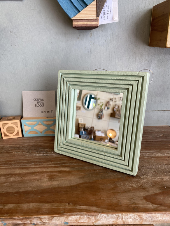 ミラー『Line Mini Mirror』ペールグリーン 5枚目の画像