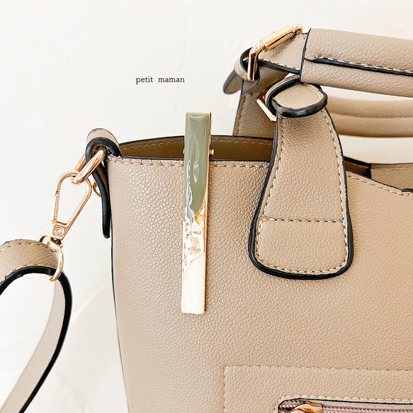 再販・特大 すぐに見つかるキークリップ カーキとホワイト キーケース