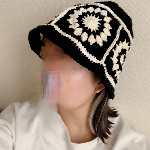 かぎ針編み】グラニースクエアハット ホワイトブラック ハット かぎ針編み】グラニースクエアハット ホワイトブラック ハット