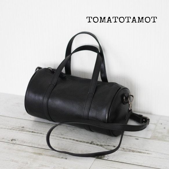 シンプルな黒と赤のドラムバッグ adidas ドラムバッグ 黒/赤 90年代 デサント製 - メルカリ