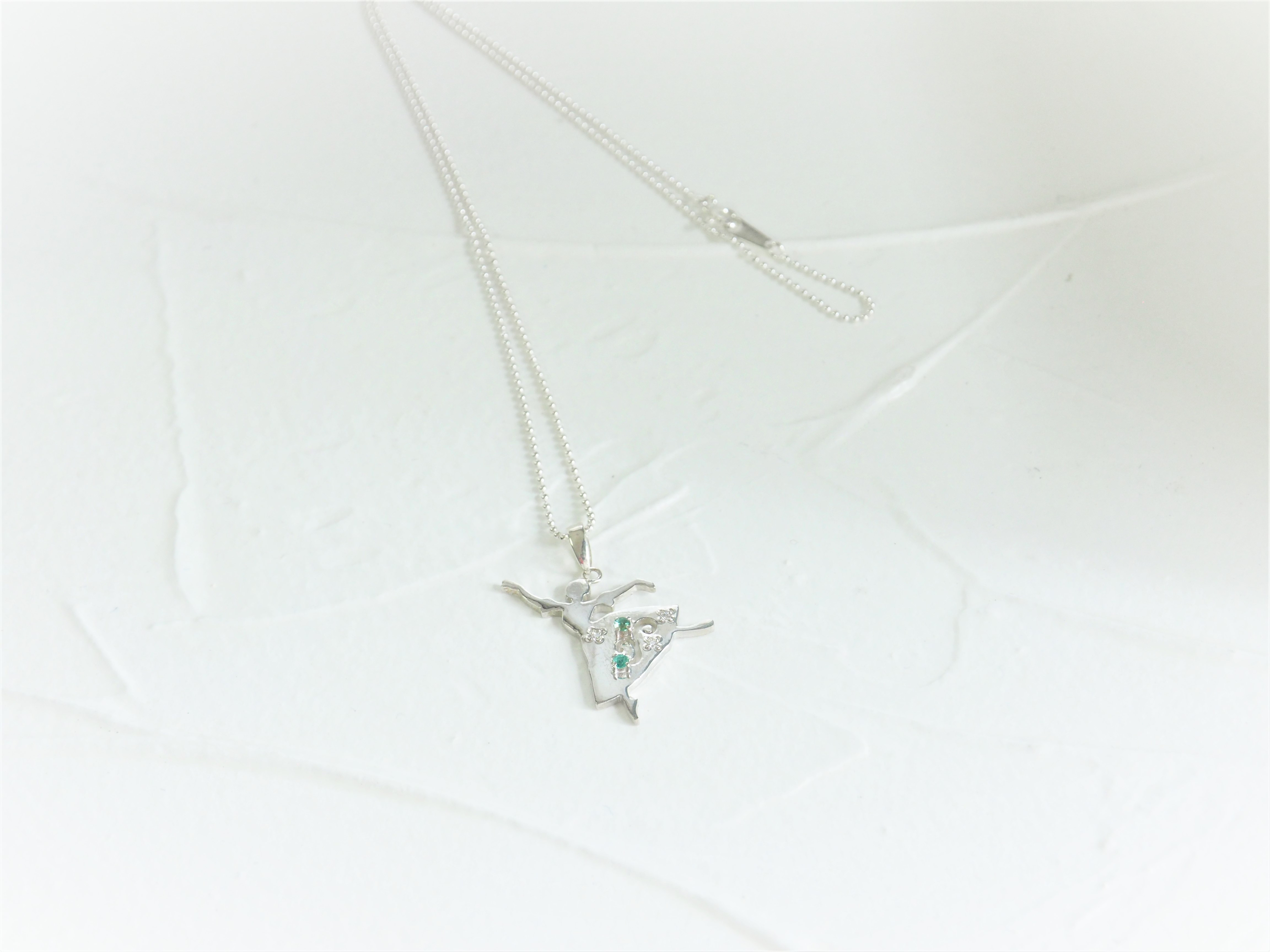 バレリーナ シルエット　ペンダント　バレエ「シルフィード」　　エメラルド　ダイヤモンド　SV950