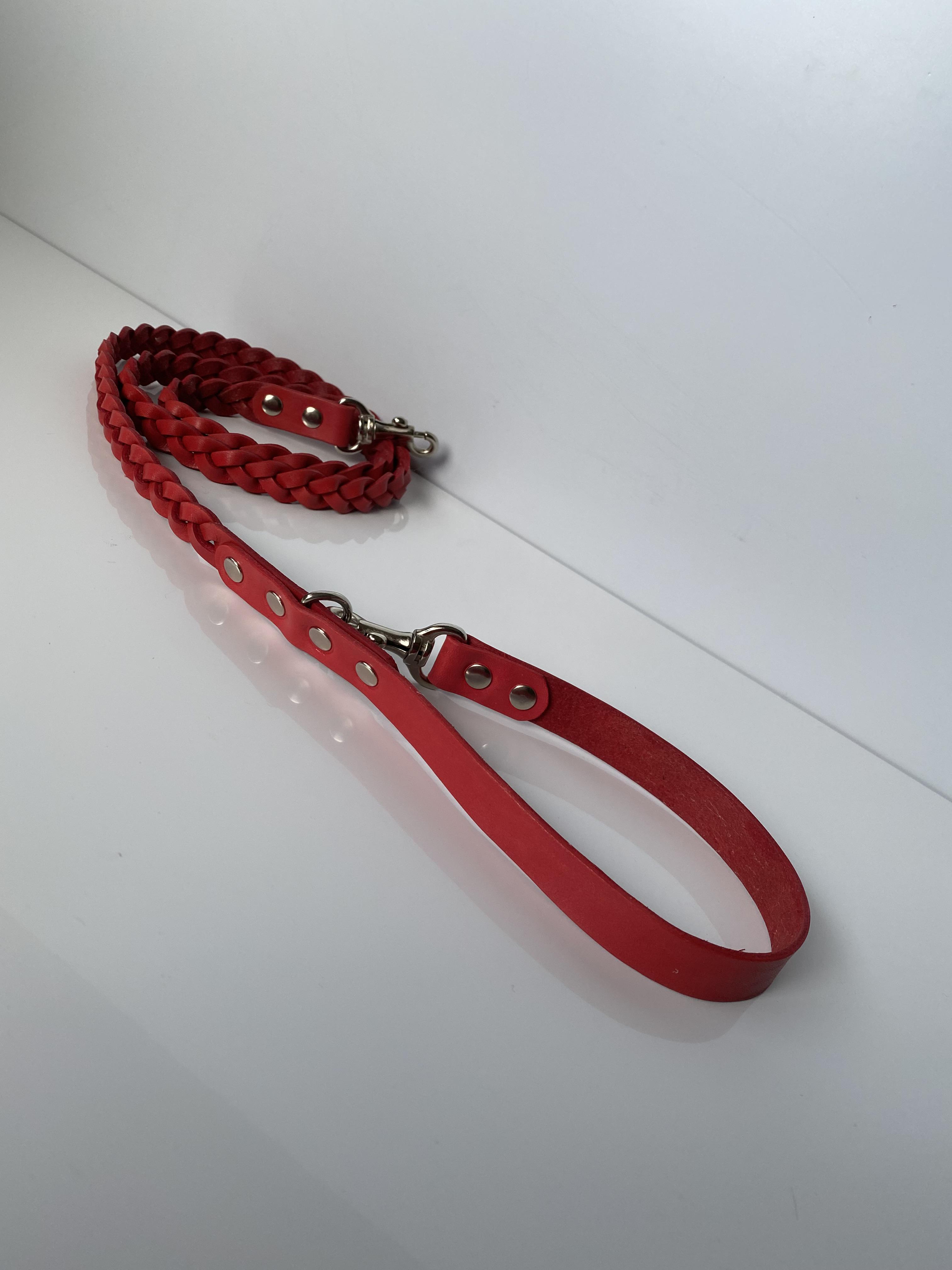 本革三つ編みカフェリード（赤）