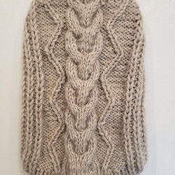 犬服♪裾ラウンド型のざっくりとしたアラン模様の手編みセーター(Mサイズ) 1枚目の画像