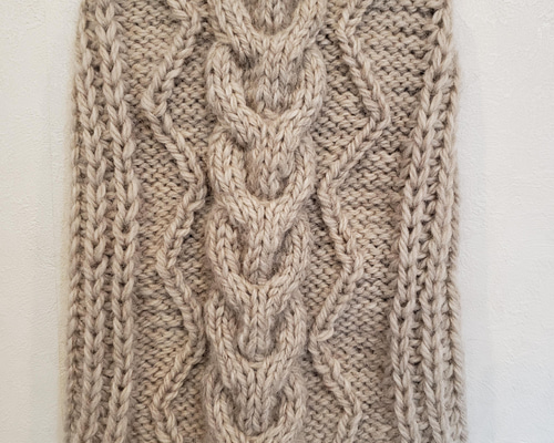 犬服♪裾ラウンド型のざっくりとしたアラン模様の手編みセーター(小型