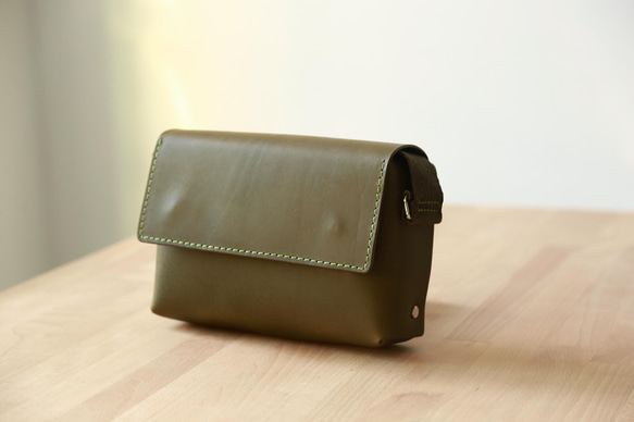 新品上市！男士輕量平單肩包。父親節完美禮物之選。 第2張的照片