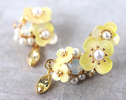 菜の花ときらめくbijouのピアス／イヤリング（右耳）+イヤーカフ（左耳