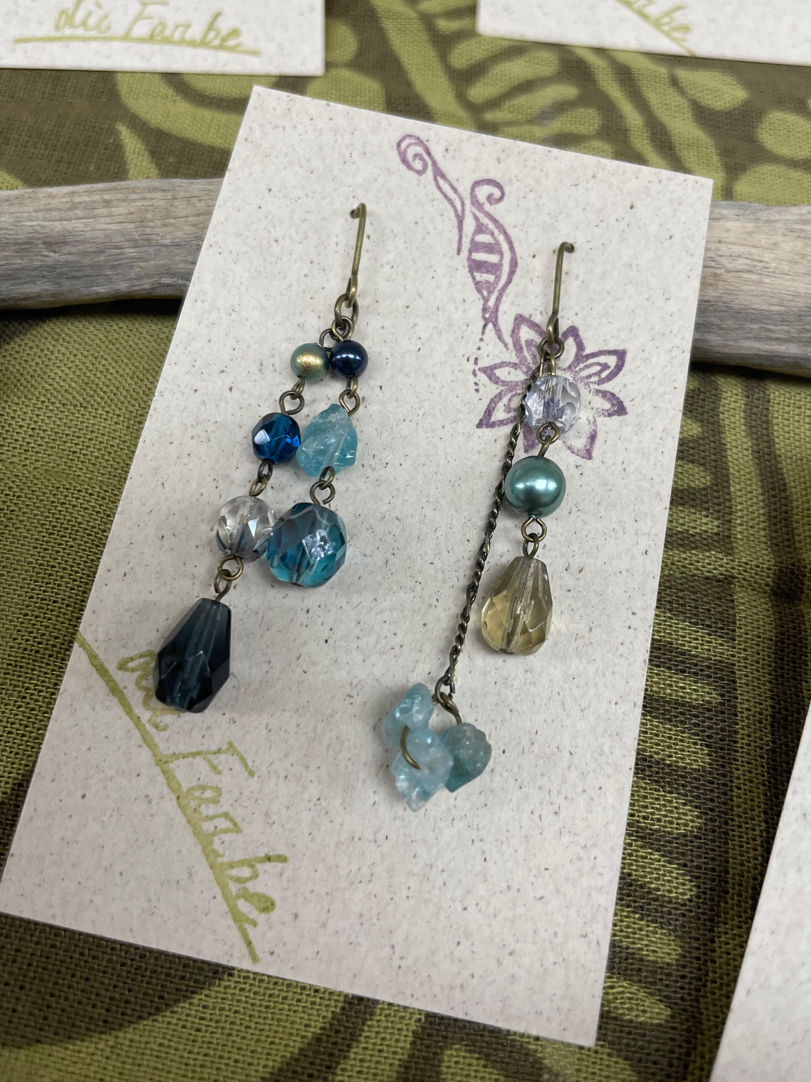 さざれ石とチェコビーズのピアス/イヤリング ピアス（フック