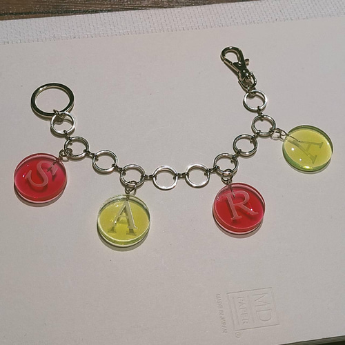 30個》全28色オーダーメイドイニシャルパーツ アクリル＆カラーレジン