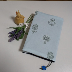 北欧＊お花刺繍単行本カバー 1枚目の画像