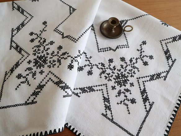 色糸手刺繍 ヴィンテージテーブルクロス 生成り 大判 - テーブル用品