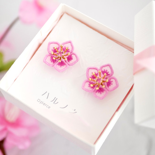 特集掲載】桃の花ピアス/イヤリング (受注生産/オーガンジー刺繍