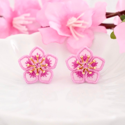 トルコ刺繍　ピンク花　ネックレス　ピアス 特集掲載】桃の花ピアス/イヤリング (受注生産/オーガンジー刺繍