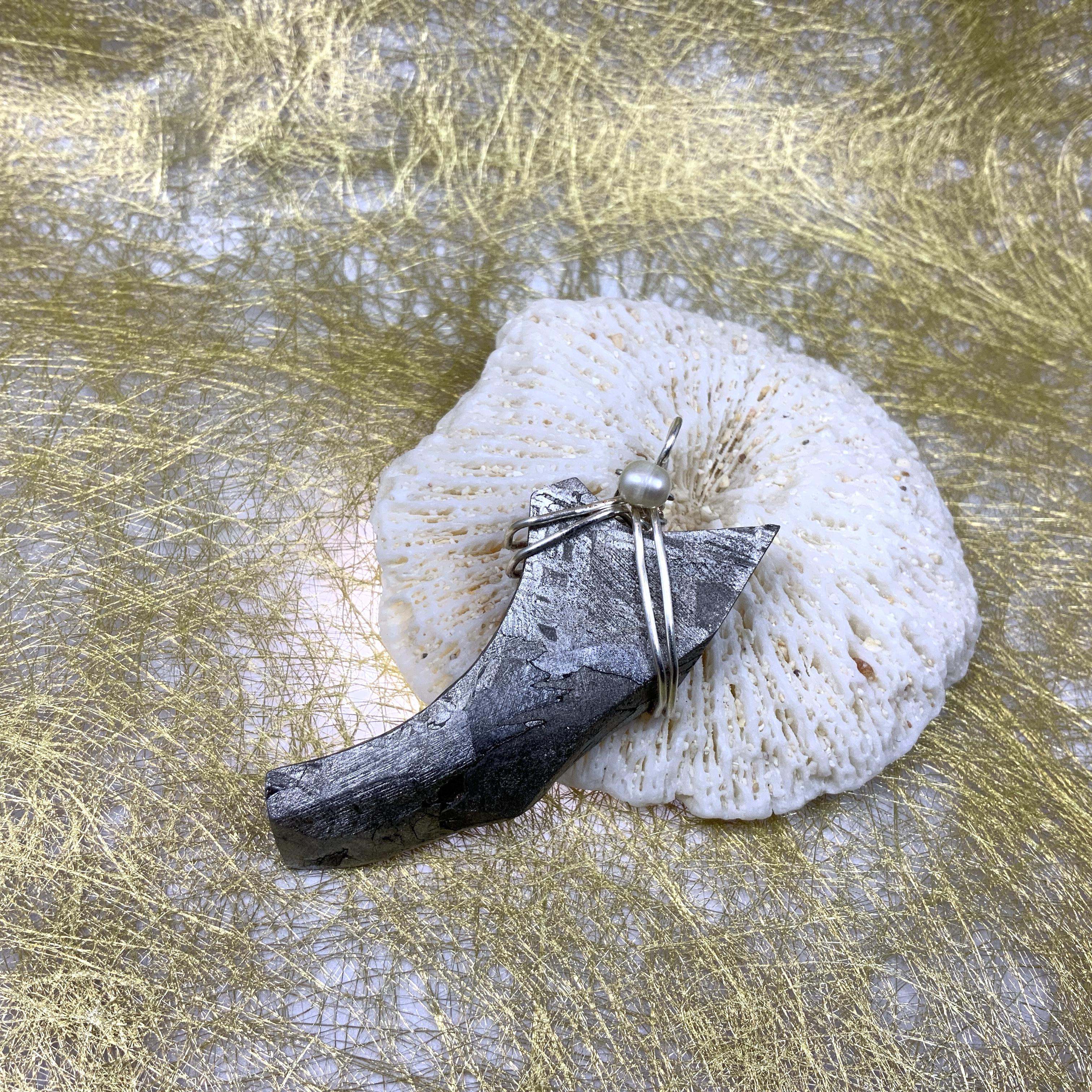 ☆世界に1つだけ!☆ ギベオン隕石 ペンダントヘッド <刀 剣 ソード 型>