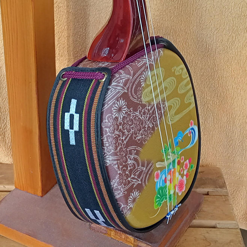 沖縄三線〈スンチ塗り・紅型プリント〉 楽器・アクセサリ 沖縄