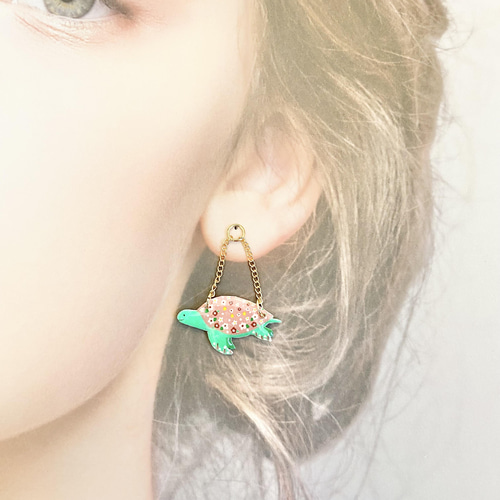 受注制作】海の生き物 ブローチ ヘアゴム オリジナルイラスト バレッタ