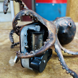 [銅板造形作品]タコのオルゴール　Octopus Music Box Made of Copper 2枚目の画像