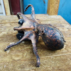 [銅板造形作品]タコのオルゴール　Octopus Music Box Made of Copper 3枚目の画像