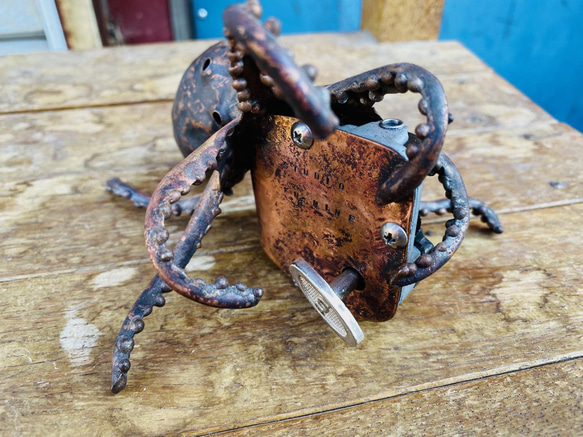 [銅板造形作品]タコのオルゴール　Octopus Music Box Made of Copper 7枚目の画像