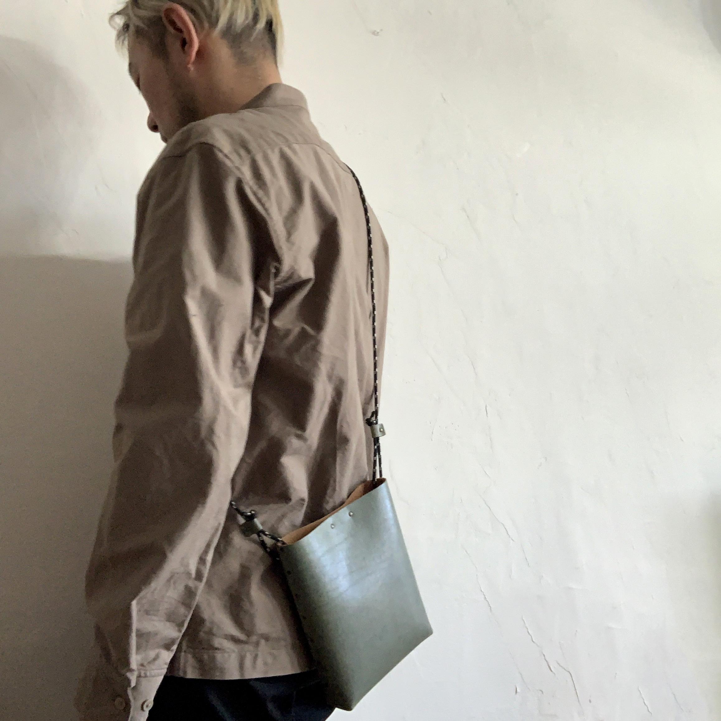 【受注製作】休日のレザーポシェット｜アッシュグリーン