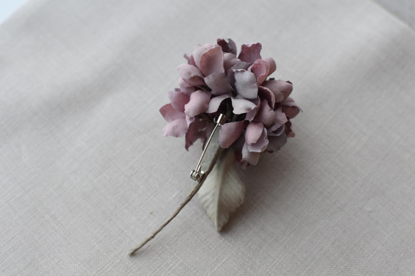 【布花】繡球胸花（古色紫）/獨一無二 第7張的照片