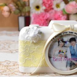 冬限定2025 ！レースのカメラ型フォトフレーム イエロー 結婚祝い用・ブライダルに 3枚目の画像