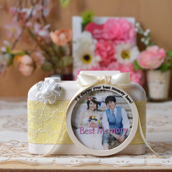 冬限定2025 ！レースのカメラ型フォトフレーム イエロー 結婚祝い用・ブライダルに 1枚目の画像