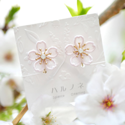 【特集掲載】桜[ソメイヨシノ]ピアス/イヤリング　(受注生産/オーガンジー刺繍/春/花/フラワー/フォーマル/入学式) 2枚目の画像