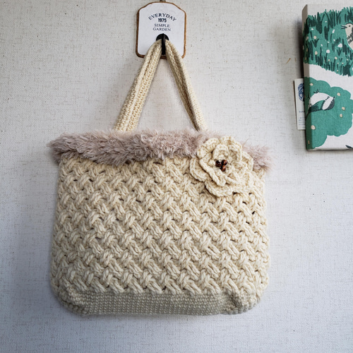 バスケット編みのモフモフトートバッグ トートバッグ montyanobasan