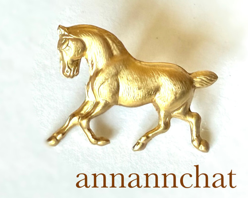 アメリカ製 馬 真鍮の ピンブローチ】干支 2026 ゴールドカラー 男性に