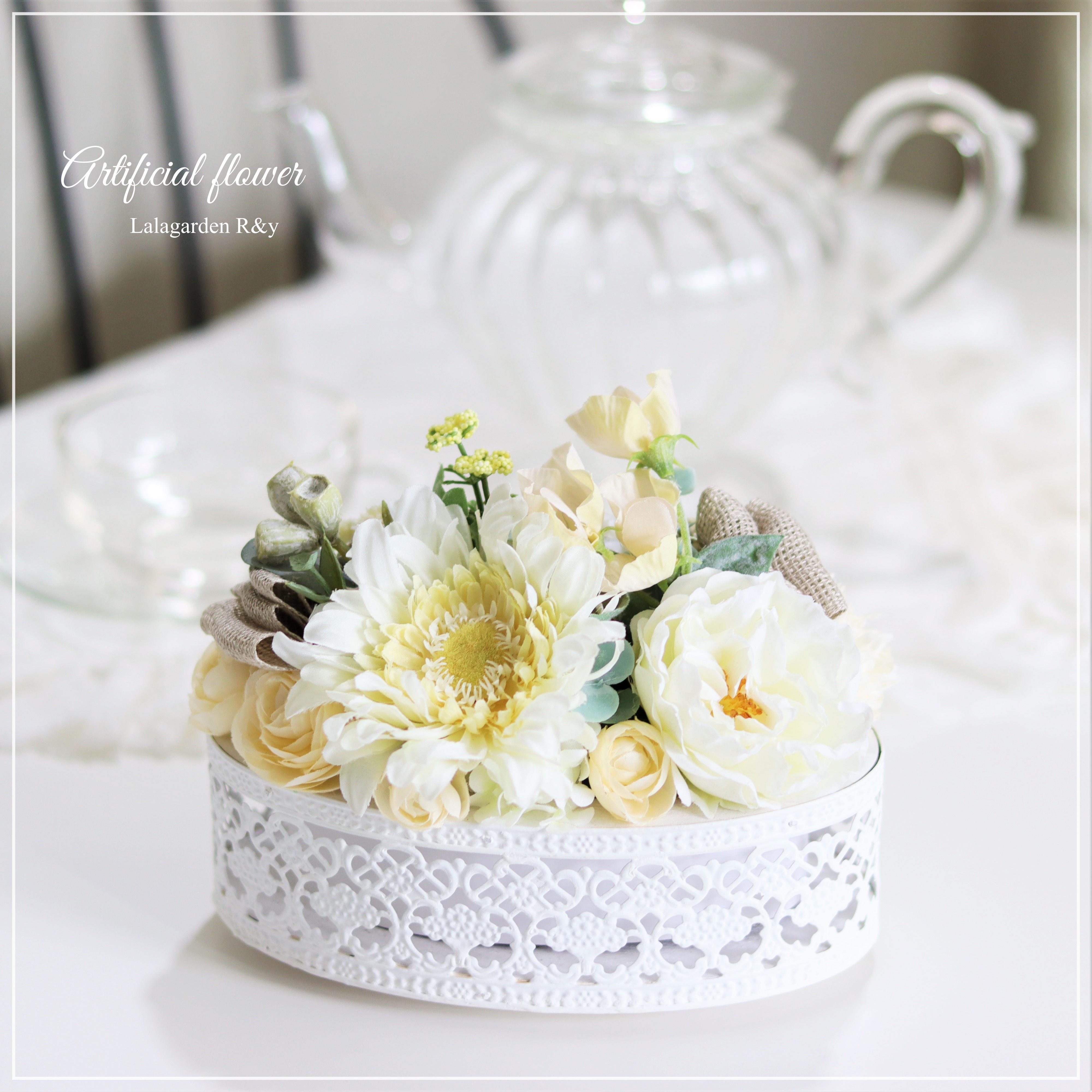 ふんわり優しい淡いイエローのアレンジメント  春夏　アーティフィシャルフラワー　アレンジメント　R&yF16