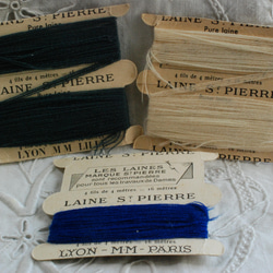 アンティーク糸 レーヌサンピエールの紙製糸巻き　緑・青・白セット 3枚目の画像