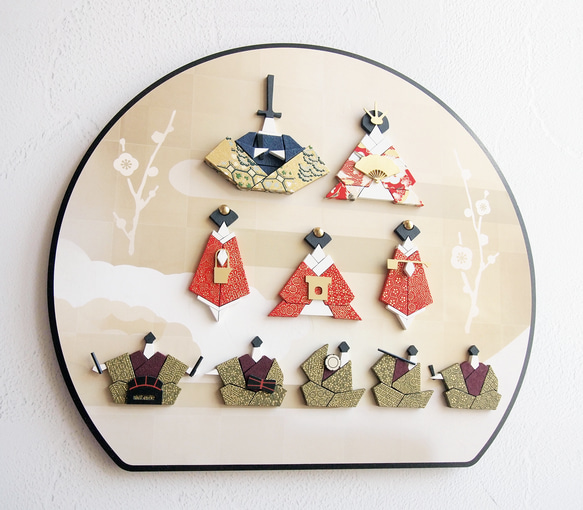 Hina dolls（日本傳統和服現代時尚緊湊木紋內牆裝飾慶典女孩） 第1張的照片