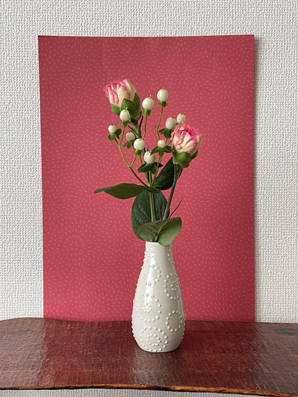 白い花の器(渦巻き模様のドット柄の花瓶☆一) 2枚目の画像