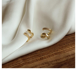 韓国ファッション　シンプルが可愛い２連ゴールドイヤリング　アクセサリー　-8098 4枚目の画像
