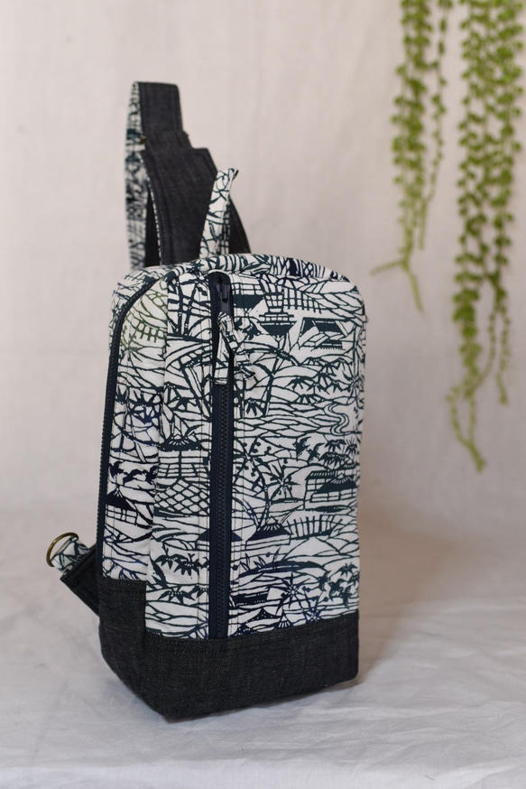 着物リメイク 白地に紺系の型染めとデニムのワンショルダーバッグ  