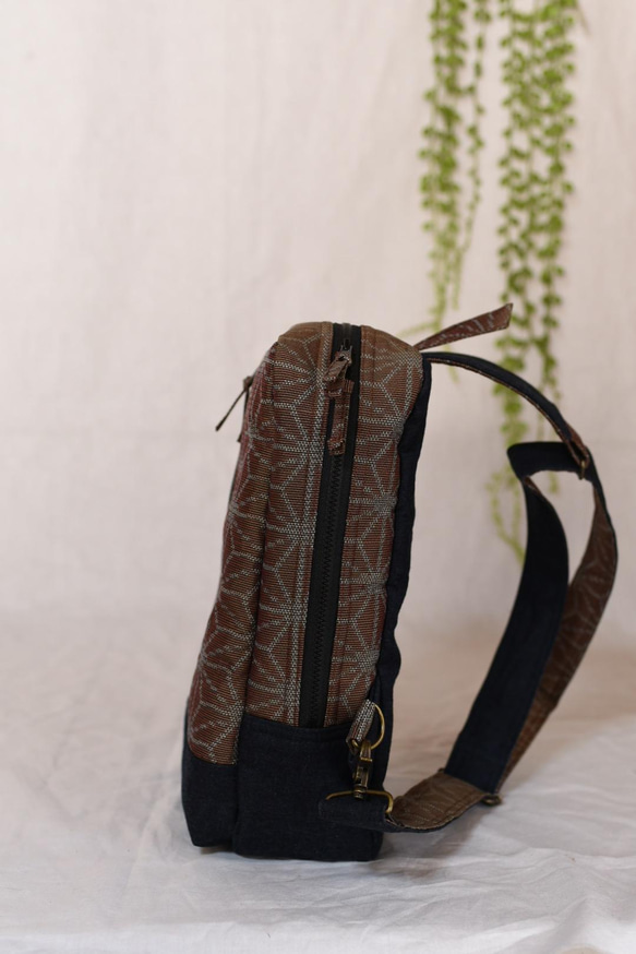 着物リメイク えんじに麻の葉柄の大島紬とデニムのワンショルダーバッグ 4枚目の画像