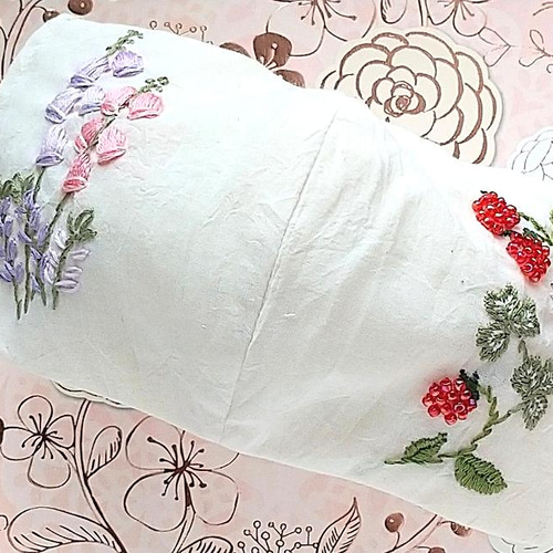 植物刺繍 マスクカバー【ジギタリス・クローバー・ラズベリー