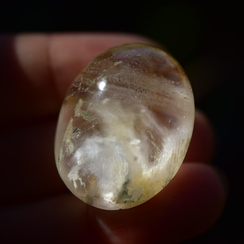 白霞☆ホワイトガーデンクォーツ ルース11b 天然石 Funky garuda