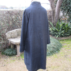 男物紬の新しい着物地でのコート。一重で軽く羽織れ　春に向けて何にでも合わせやすいコート。 2枚目の画像