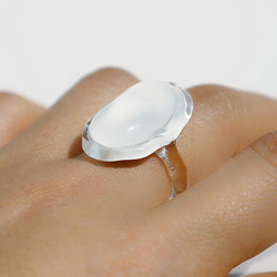 ガラスのリング“Ovall”　-ホワイト- 1枚目の画像
