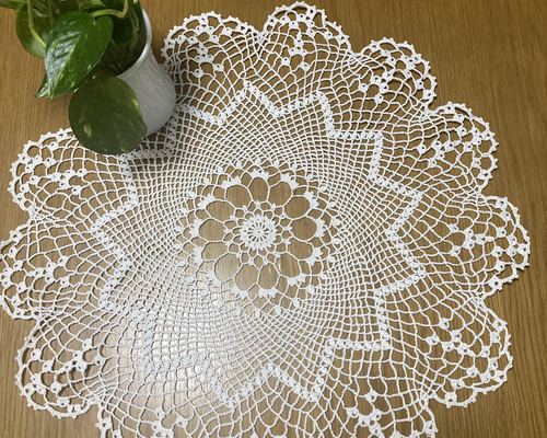専用　ハンドメイド　レース編み　ドイリー ハンドメイド レース編み ドイリー マルチカバー - メルカリ