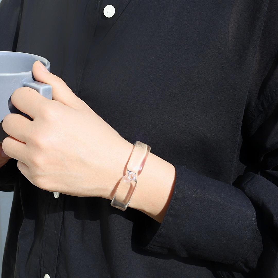 ガラスのバングル“Mobius”  ｵｰﾙｶﾞﾗｽﾊﾞﾝｸﾞﾙｼﾘｰｽﾞ