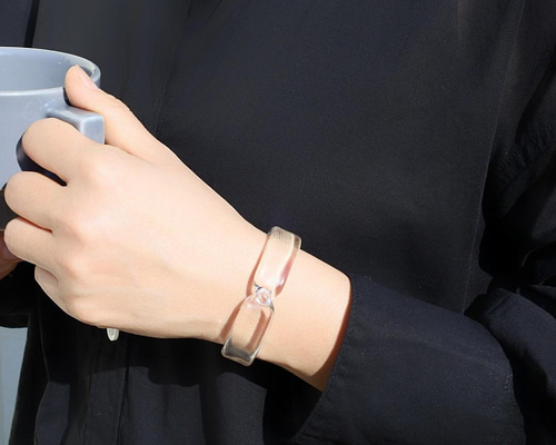 ガラスのバングル“Mobius” ｵｰﾙｶﾞﾗｽﾊﾞﾝｸﾞﾙｼﾘｰｽﾞ バングル・リストバンド