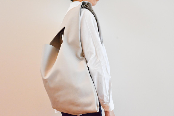 ビッグレザーショッパー／ライトグレー 