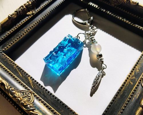 海のアクアブルーホワイトカルセドニーのキーホルダー☆再販2