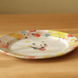 　粉引きカラフルお花とベビーパンダのリムケーキ皿。 6枚目の画像