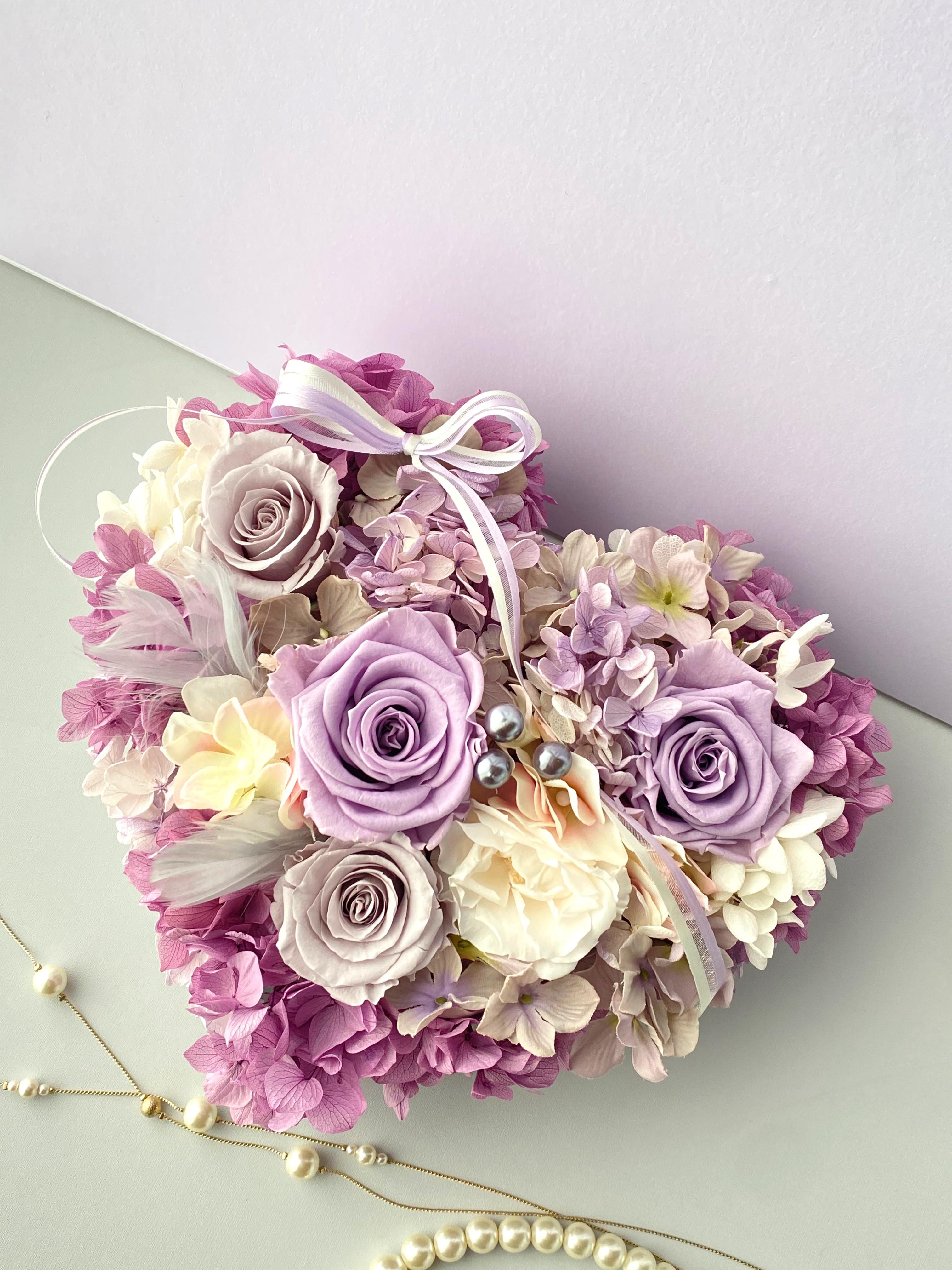 【ハートリース】プリザーブドフラワー　インテリアフラワー　ホワイトデー　結婚祝い　新築祝い　卒業祝い　入学祝い　母の日